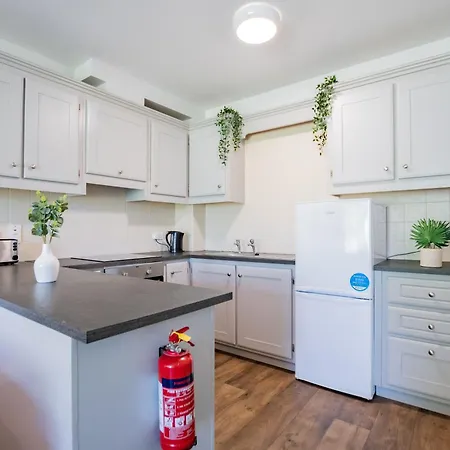 Apartamento 92 - Large 2 Bedroom *